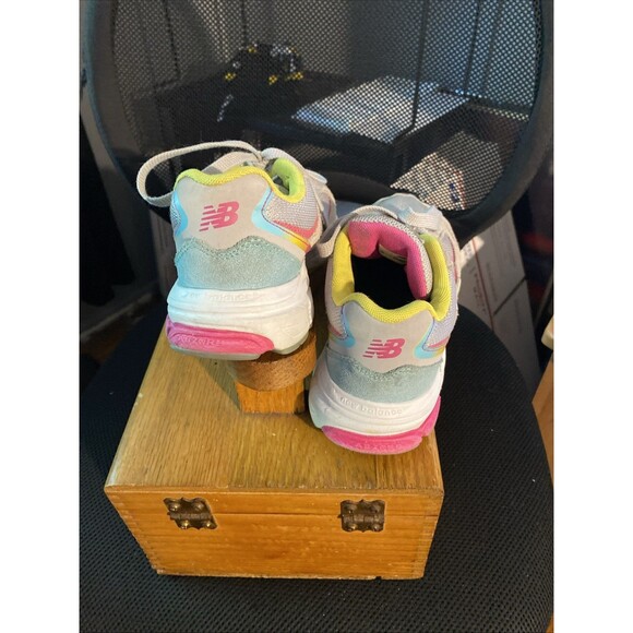 NEW BALANCE Shoes‎ Womens Size 4 888v2 GK888GR2 Pink Gray Yellow White - Picture 4 of 5